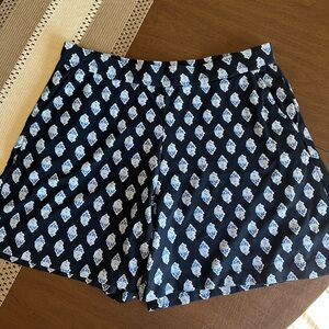 J. Jill Black and White Patterned Women Shorts